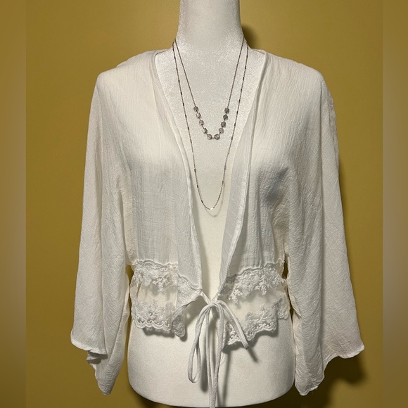 Forever 21 light sheer top/jacket - Picture 2 of 5